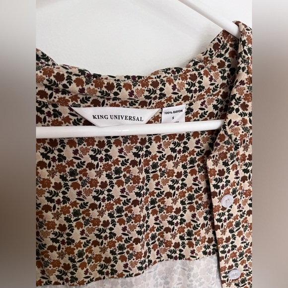 Floral Button Down - Picture 4 of 4